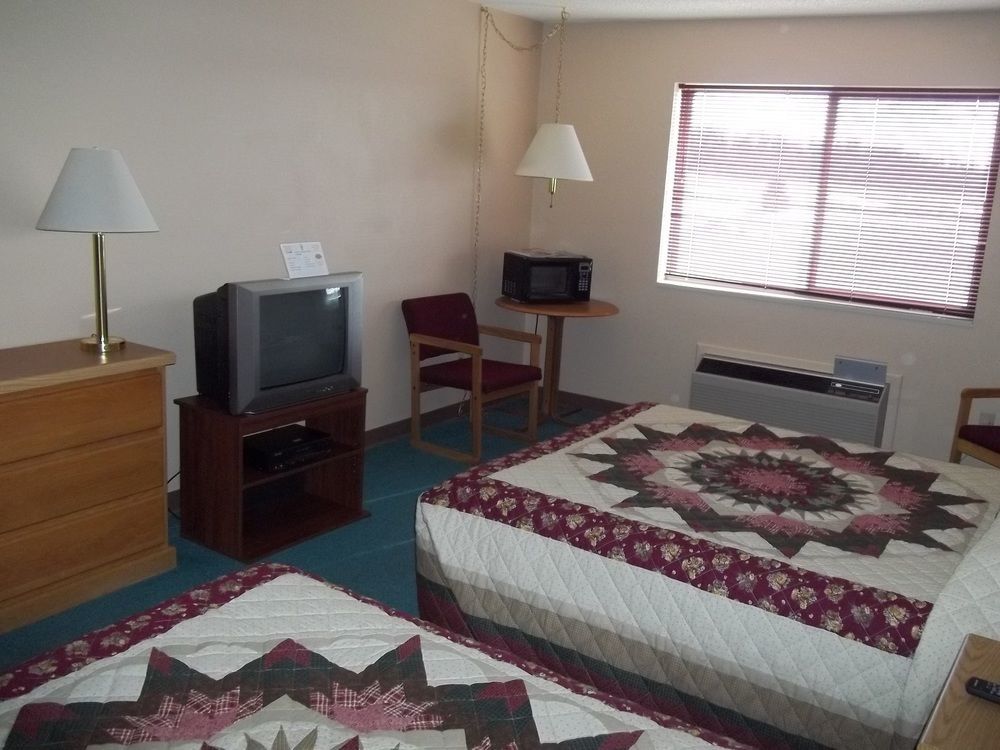Chicaugon Lake Inn Gaastra Ngoại thất bức ảnh